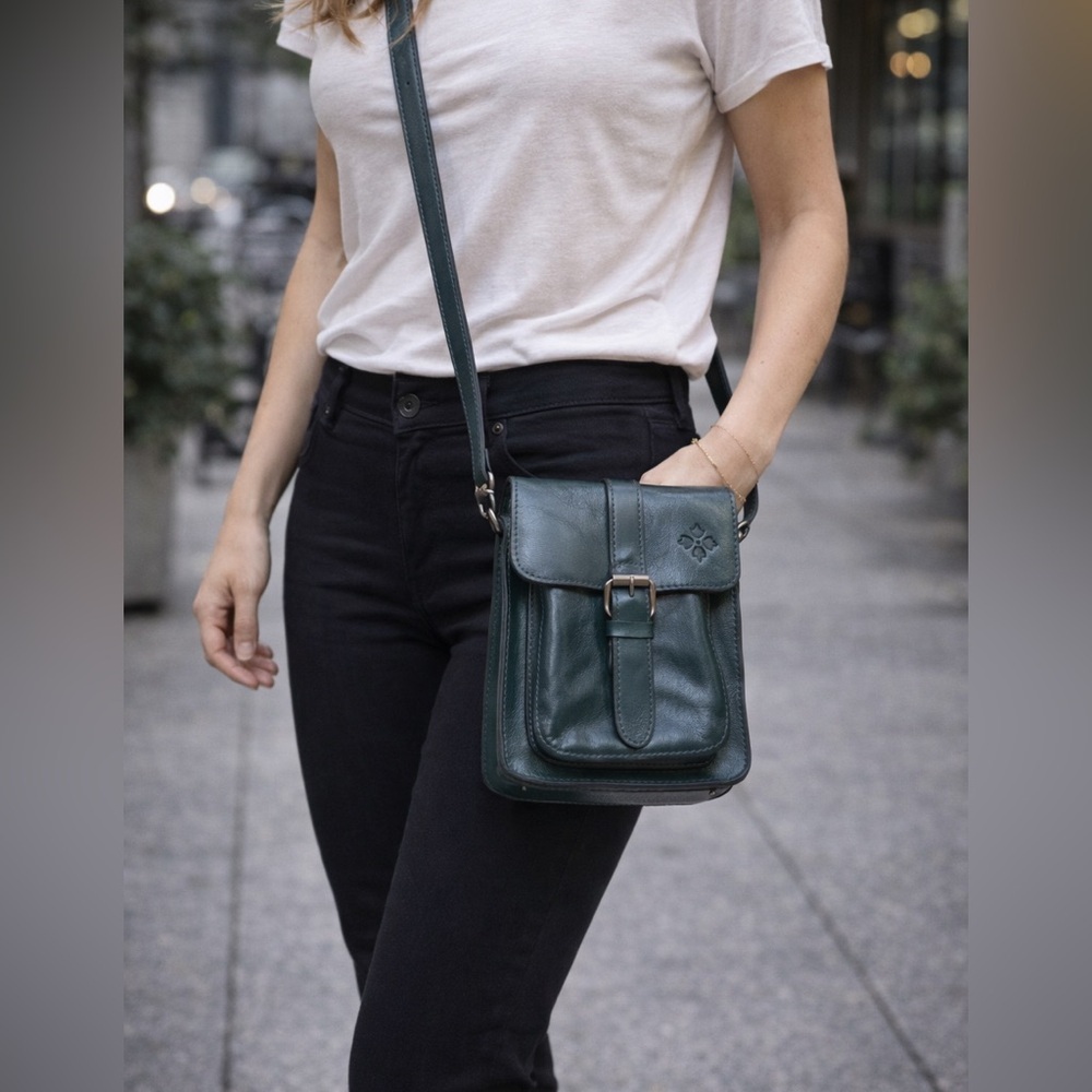Patricia Nash Cascina cross body and Canelli coin. NWT